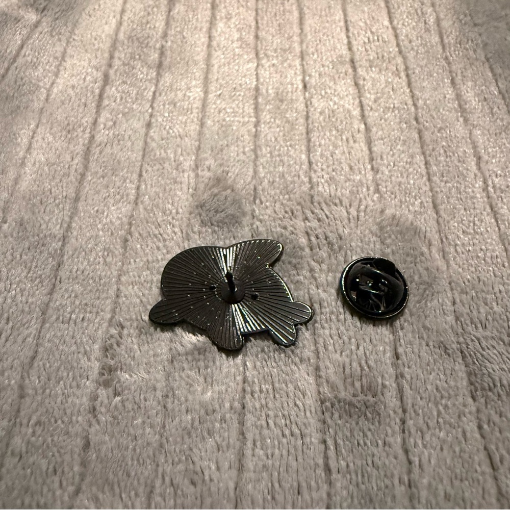 Shark Enamel Pin - Picture 3 of 3